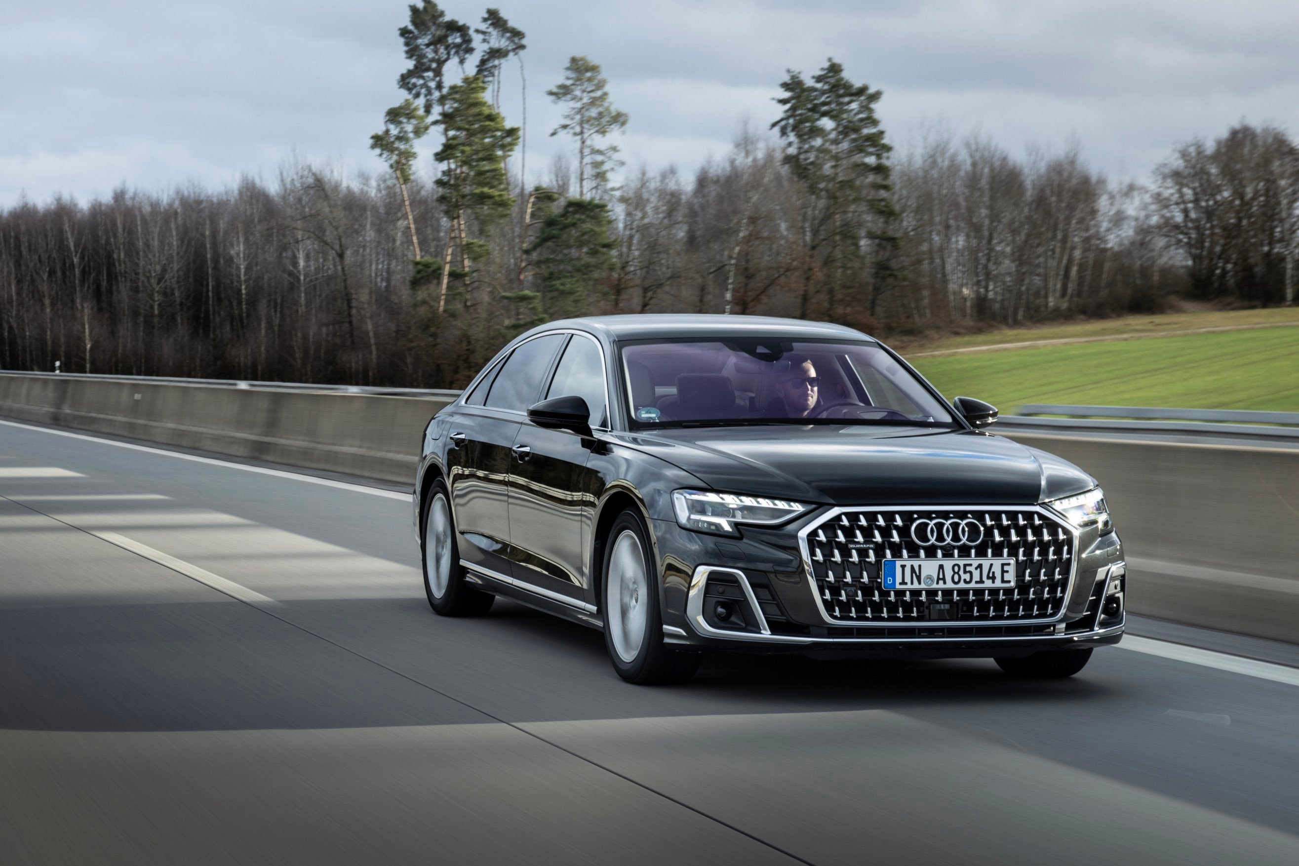A8 L TFSI e 