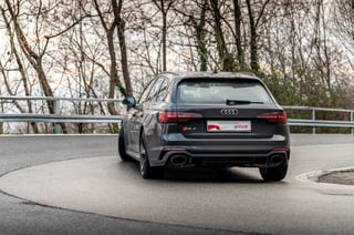 AUDI_RS4_011