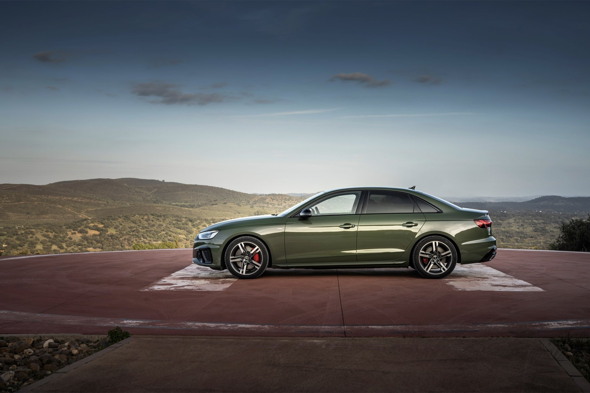 Audi A4 dimensioni