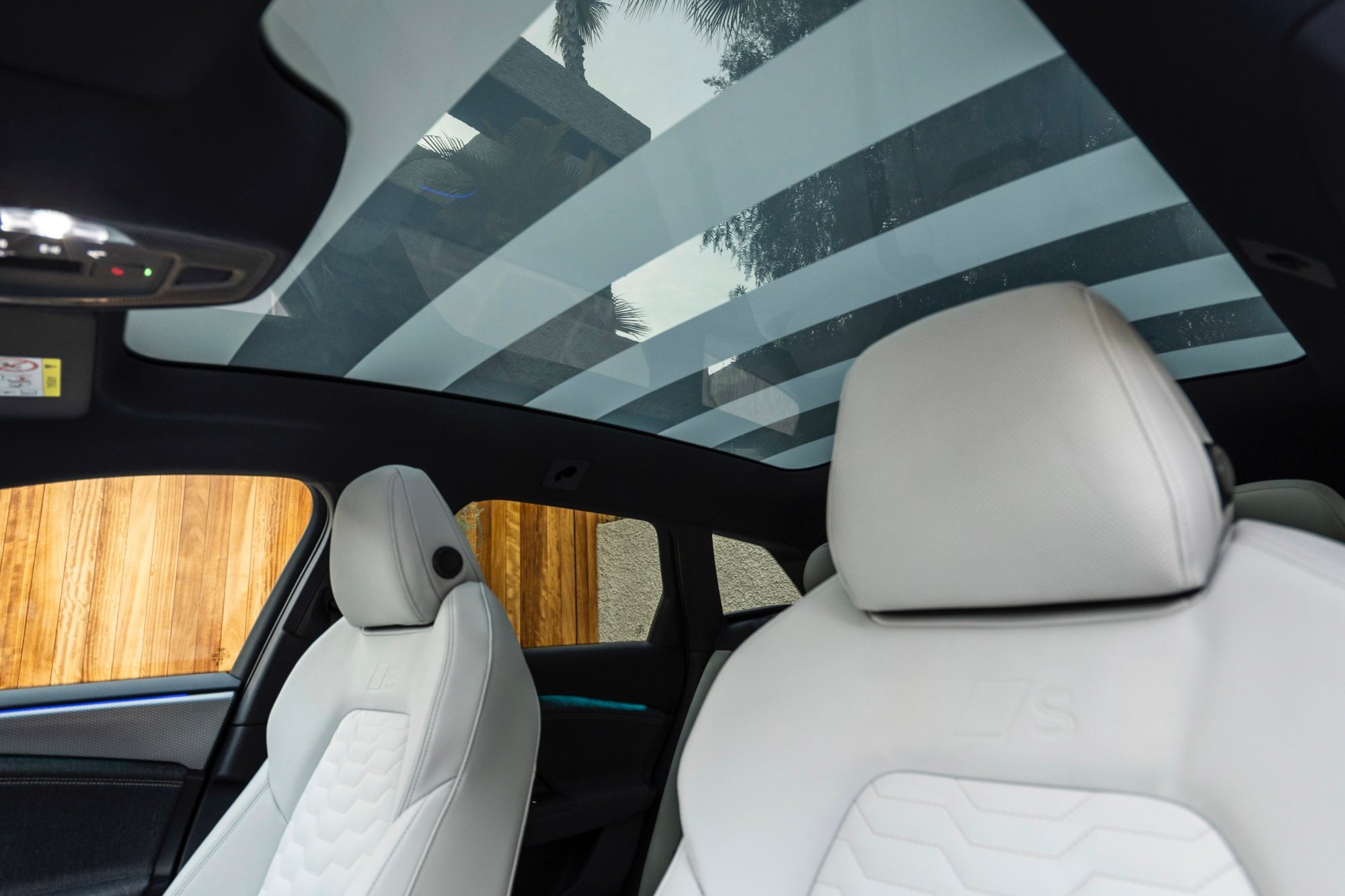 Audi A6 e-tron tetto panoramico
