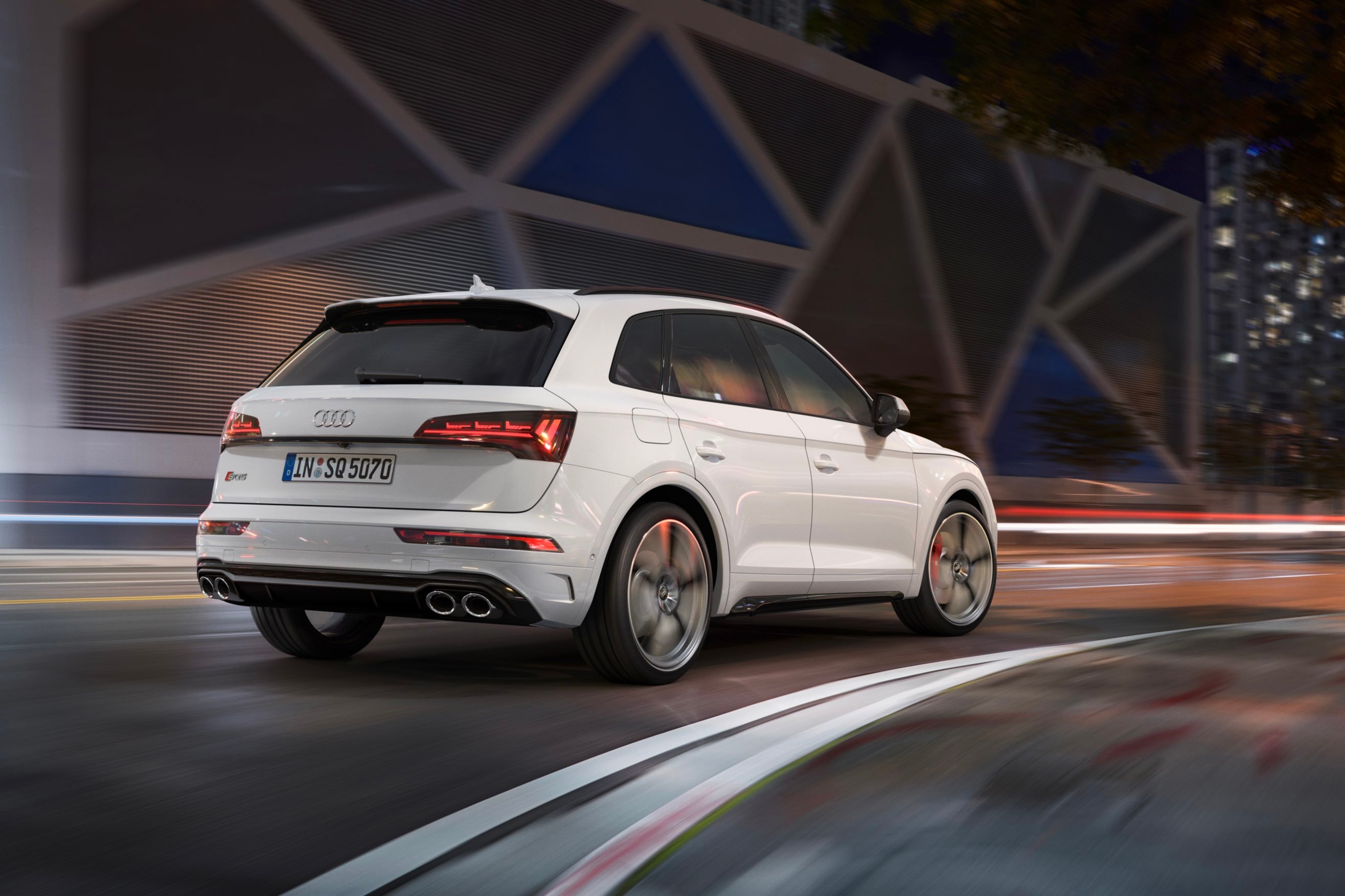 Audi SQ5 esterni Audi SQ5 esterni