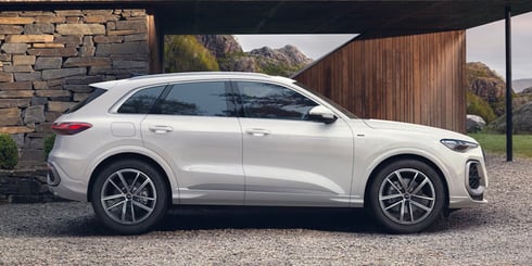  Nuova Audi Q5 e-hybrid