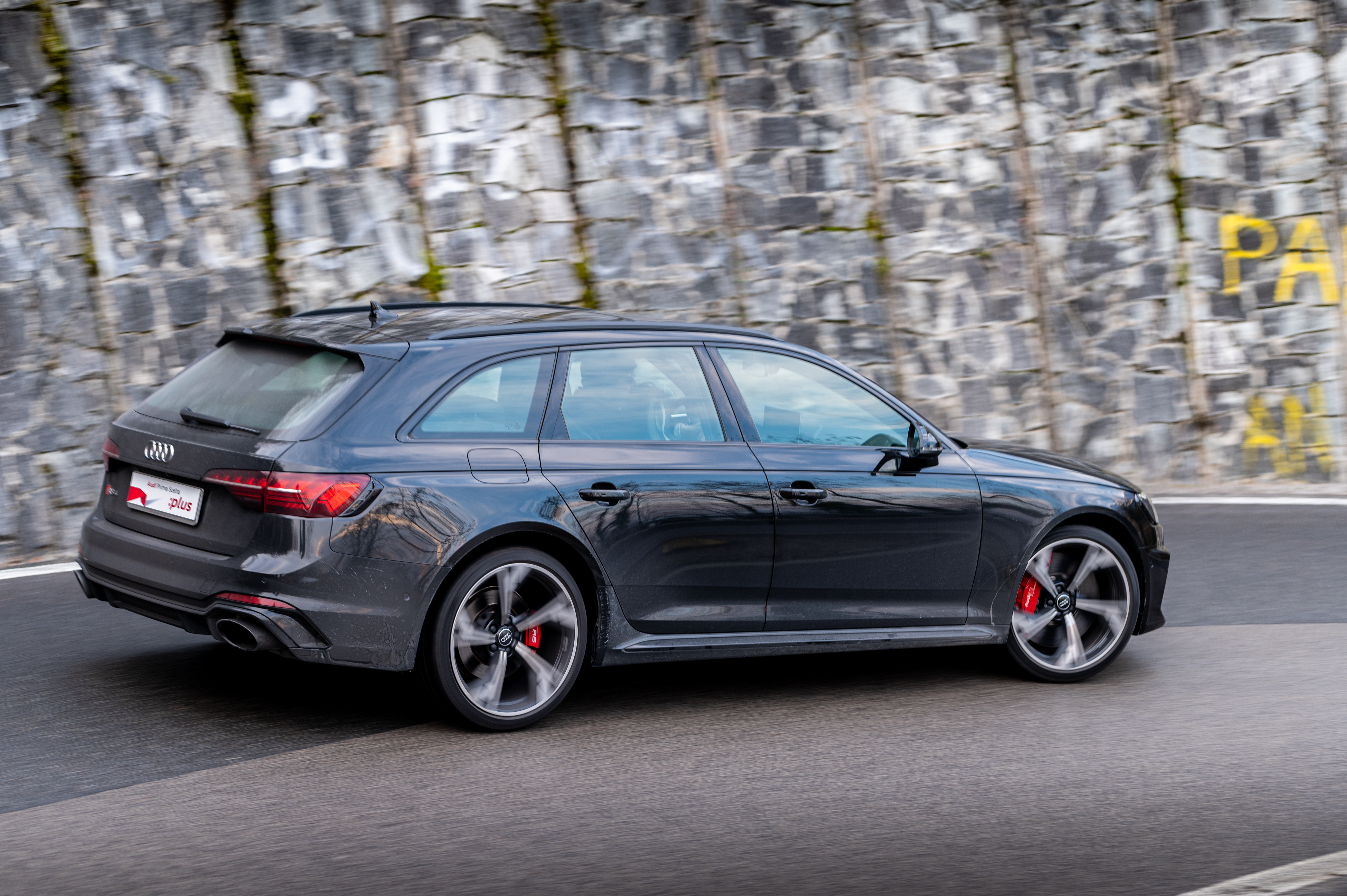 AUDI_RS4_013-1